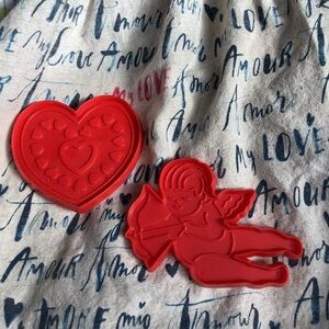 Valentines Day Amour Love Kitchen Apron plus 2 Vintage Cookie Cutter Bundle